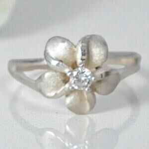 Vintage Sterling Silver 925 Cubic Zirconia Flower Bloom Ring Size 7.25 1.8g